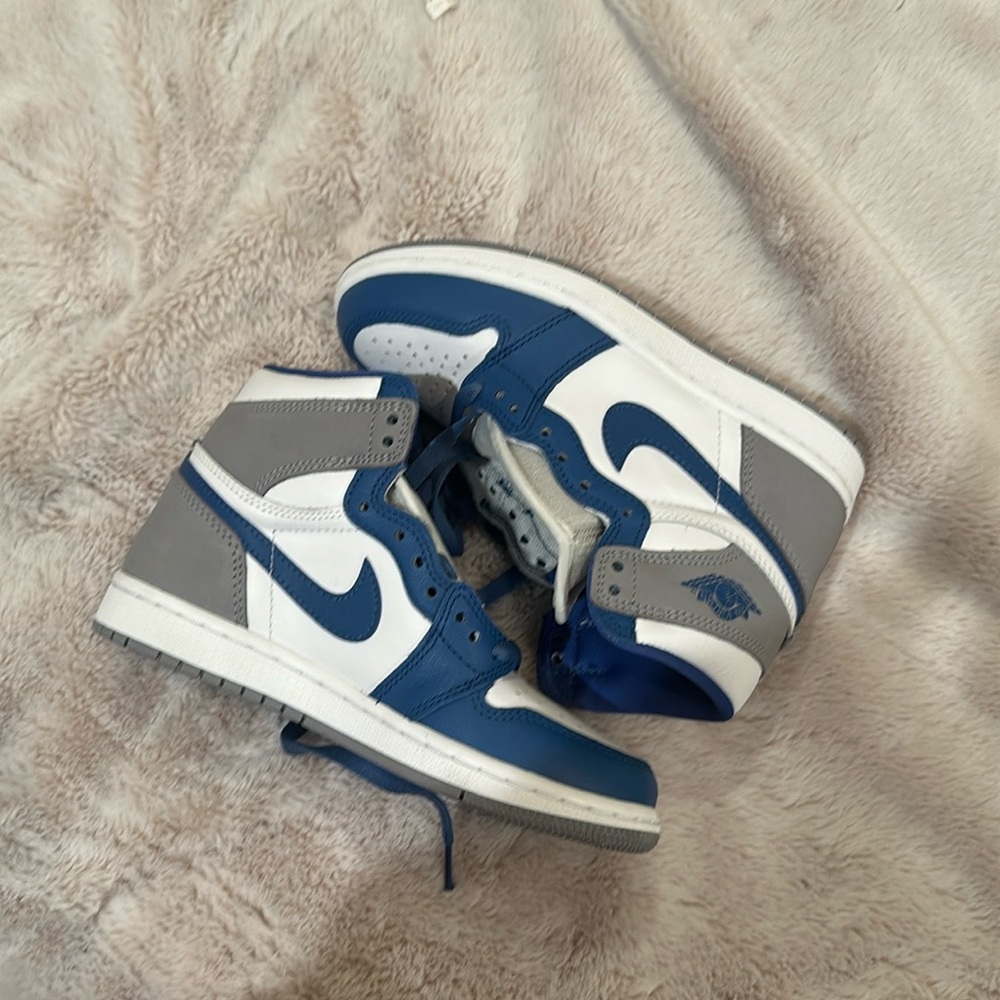 Grey blue and white men’s size 4 Nikes